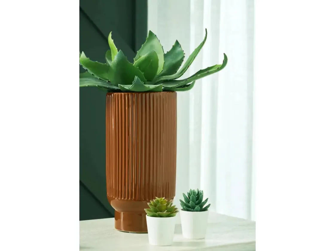Mor Furniture Avalyah Short Indoor/Outdoor Planter Vase In Burnt Umber