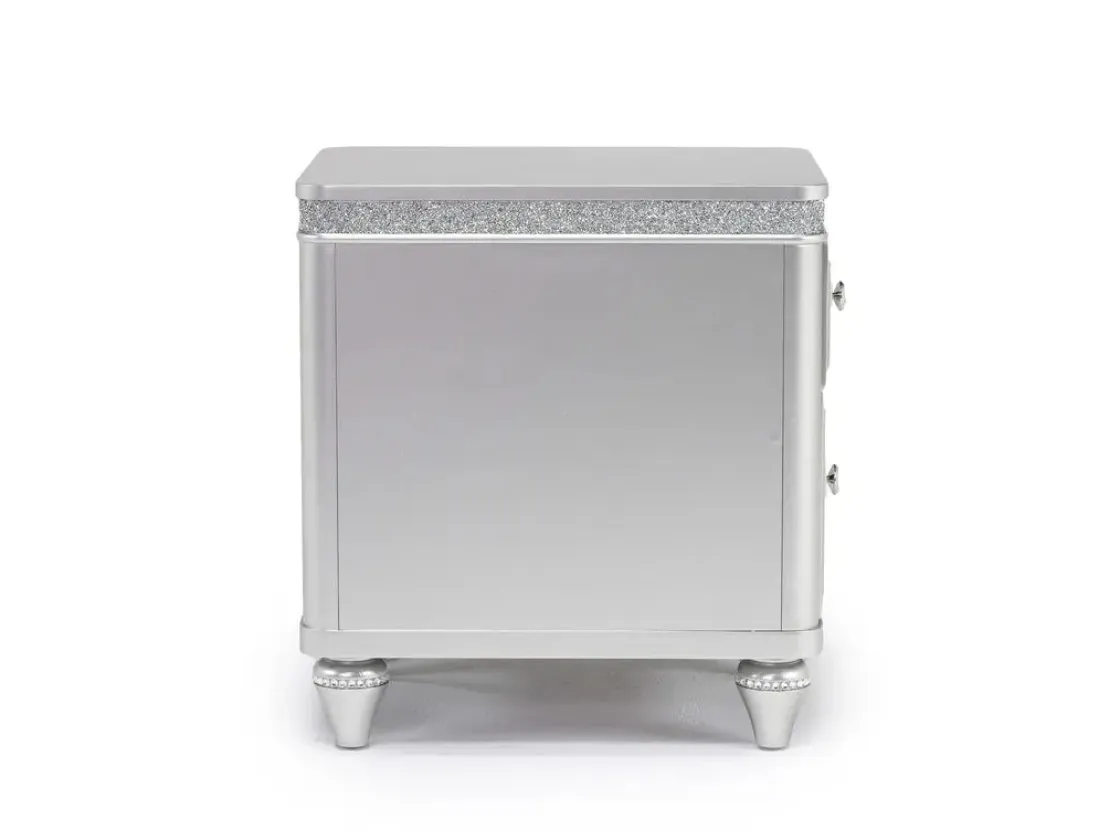 Mor Furniture Avril Chairside Table In Silver