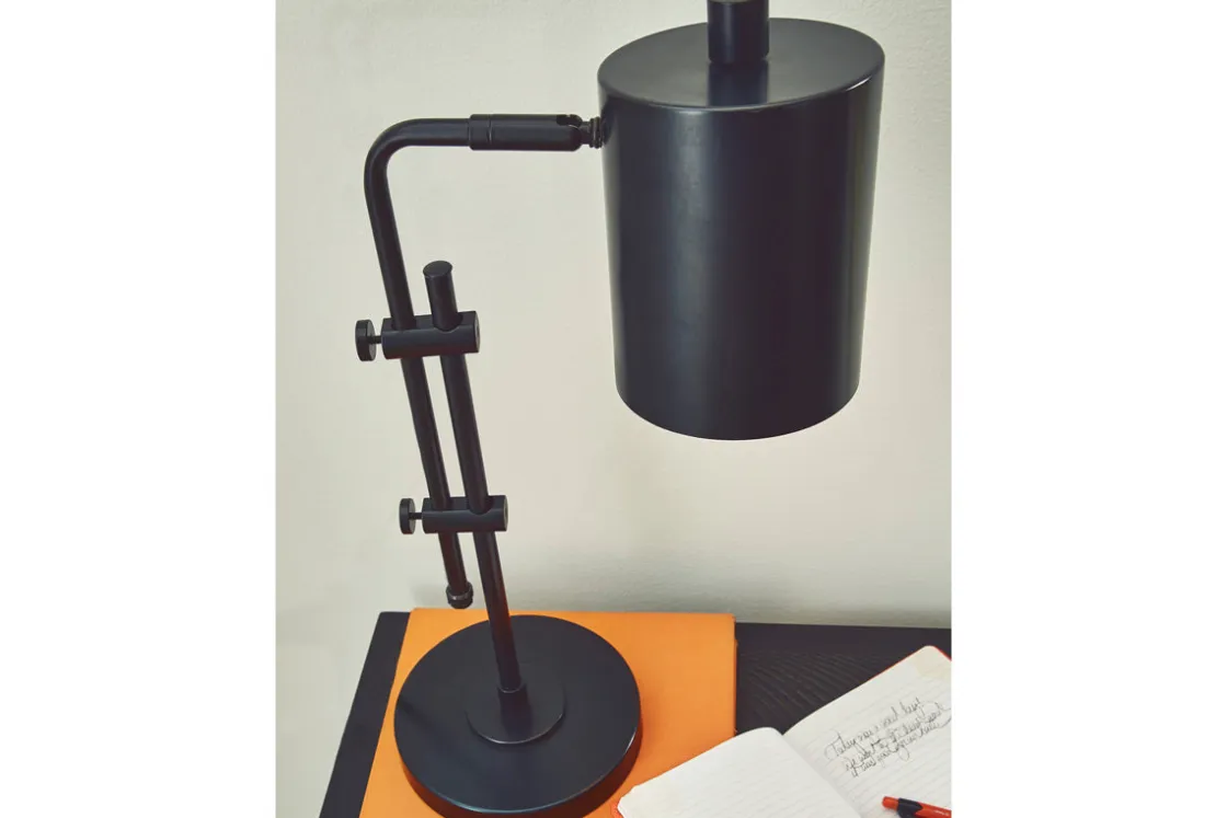Mor Furniture Baronvale Floor Lamp In Black