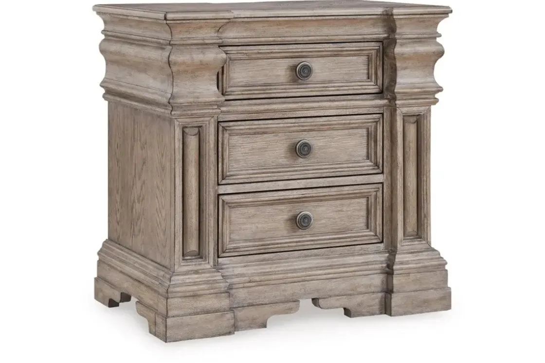 Mor Furniture Blairhurst Panel Bed, Dresser, Mirror & Nightstand In Light Grayish Brown, Queen