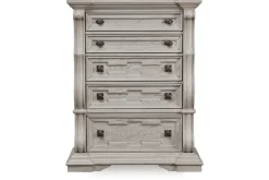 Mor Furniture Bruchandi Chest In Antique White