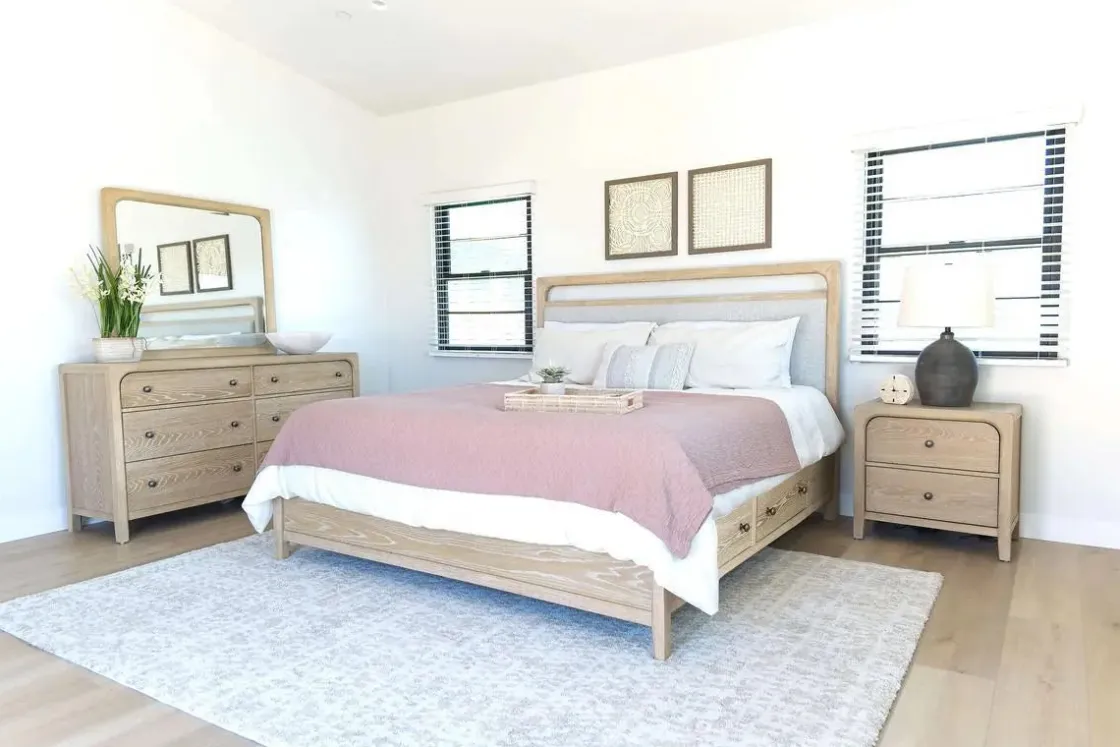 Mor Furniture Easton Upholstered Storage Bed In , Ca King