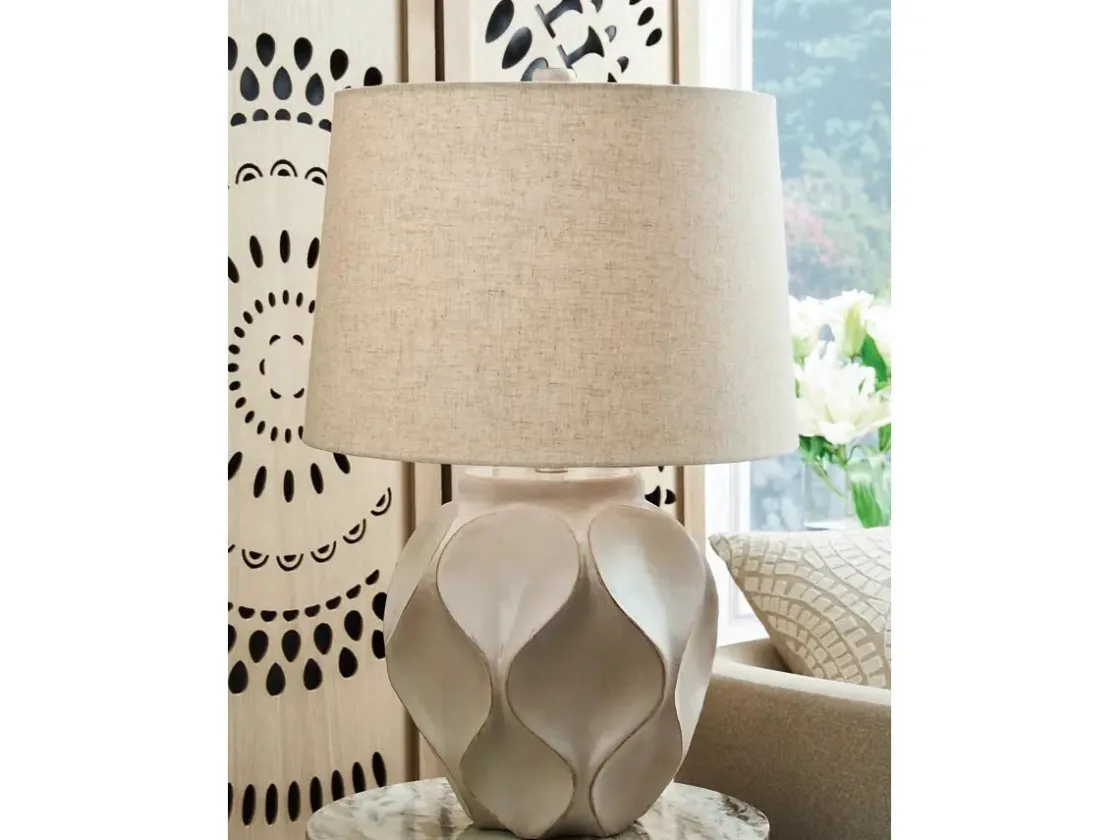 Mor Furniture Edselham Table Lamp In Cream