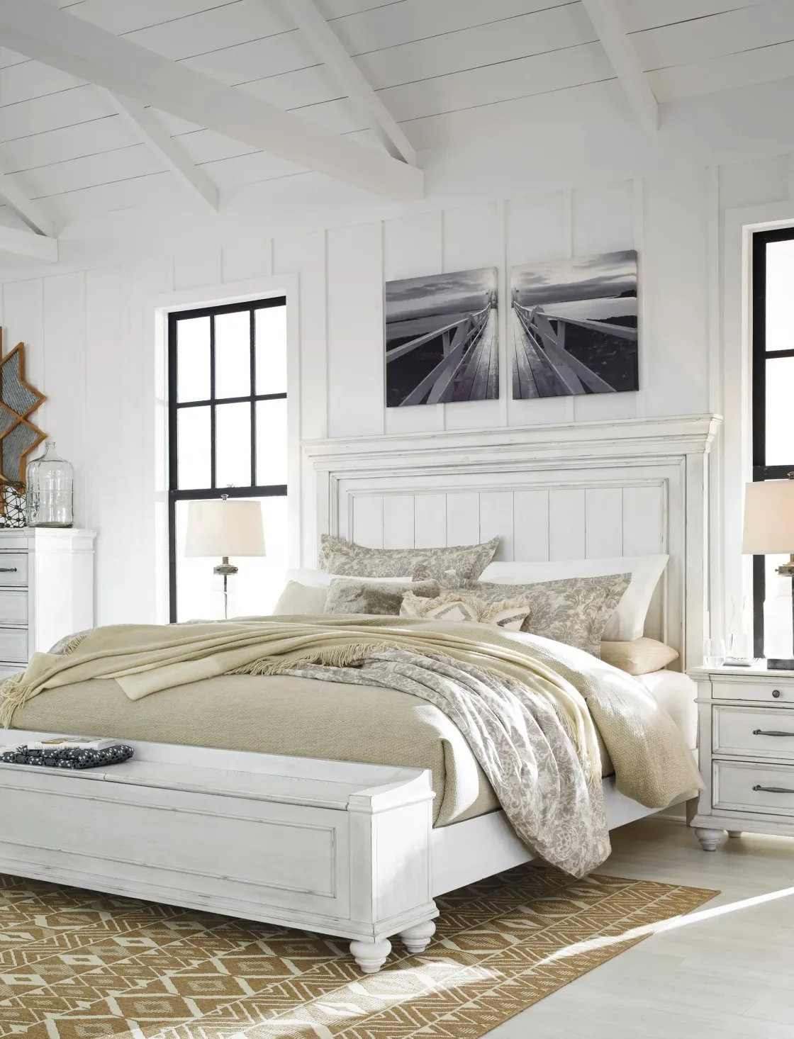 Mor Furniture Kanwyn Panel Bed W/ Storage In White Wash, Queen