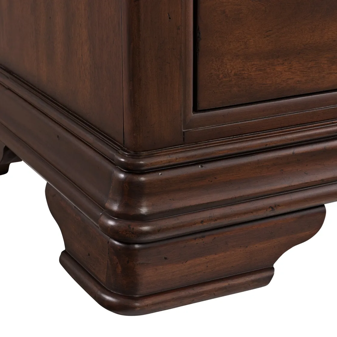 Mor Furniture Phillipe Chest In Cherry