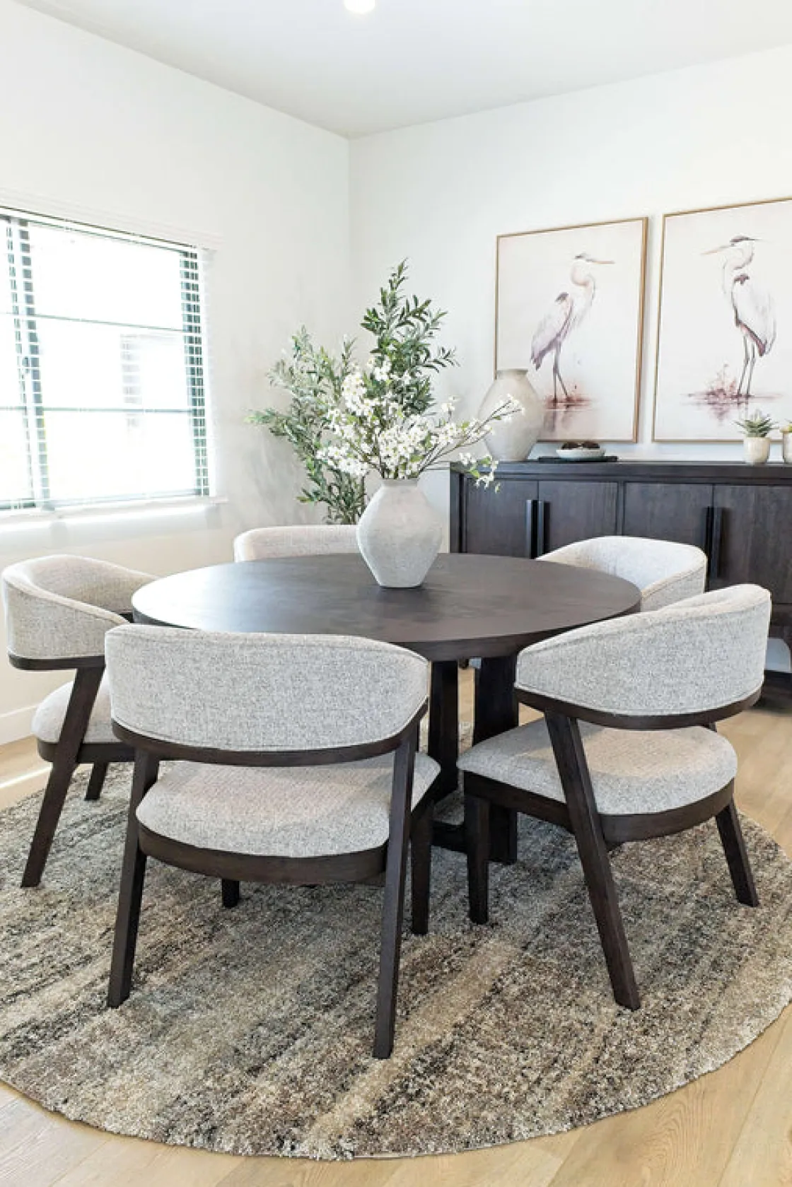Mor Furniture Riley Round Dining Table In Carbonite