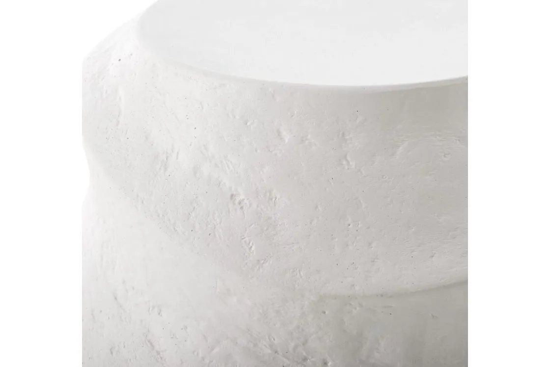 Mor Furniture Winded Outdoor Round Accent Table In White